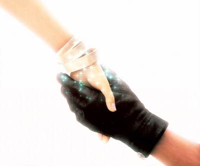 Aerith et Cloud main dans la main