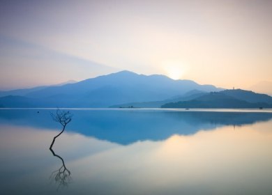 Favim.com-sun-moon-lake-taiwan-nantou-sunrise-472514