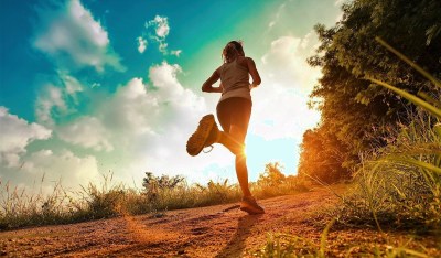 fille-court-intuition